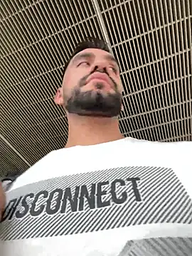 Snapshot of Leon__Hart_ chatting on 07-05-26, 06:26 Leon Hart online show from 07-05-26, 06:26