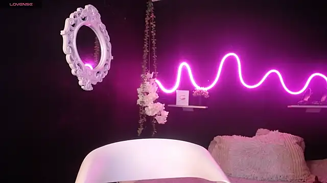 Snapshot of Hairydoll_ chatting on 03-20-25, 11:12 Hairydoll  online show from 03-20-25, 11:12