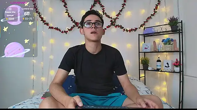 Danny-Swift13 online show from 03-19-25, 08:54