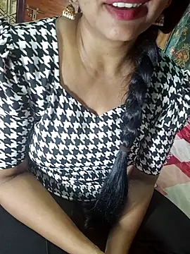 Snapshot of Shalini_telugu09 chatting on 11-06-25, 07:53 Shalini telugu09 online show from 11-06-25, 07:53