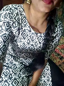 Snapshot of Shalini_telugu09 chatting on 11-09-25, 02:59 Shalini telugu09 online show from 11-09-25, 02:59