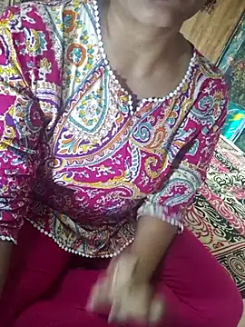 Snapshot of Shalini_telugu09 chatting on 11-11-25, 06:46 Shalini telugu09 online show from 11-11-25, 06:46