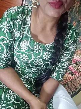 Snapshot of Shalini_telugu09 chatting on 11-25-25, 06:57 Shalini telugu09 online show from 11-25-25, 06:57