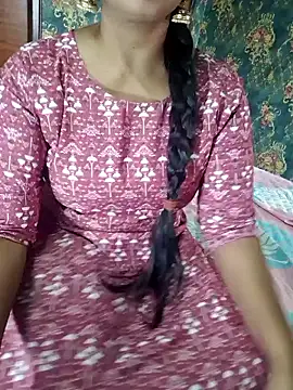 Snapshot of Shalini_telugu09 chatting on 02-21-26, 08:26 Shalini telugu09 online show from 02-21-26, 08:26