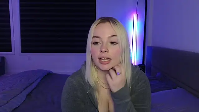 margot robbie7 online show from 11-17-25, 11:32