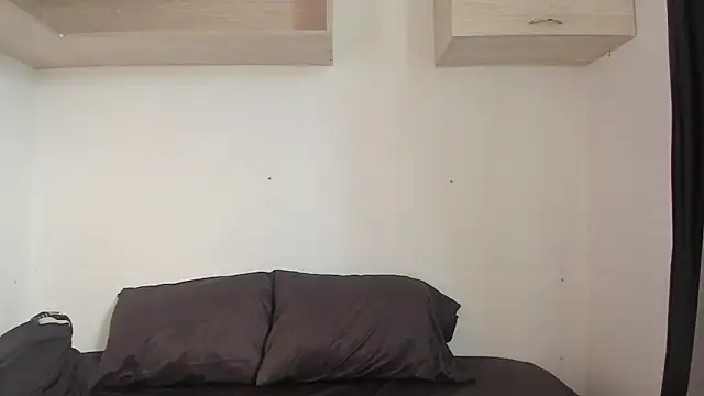 Hanna Evans   online show from 06-11-26, 12:14