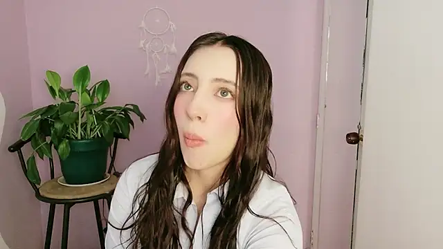 Rebbecawhite meow online show from 05-18-26, 02:23