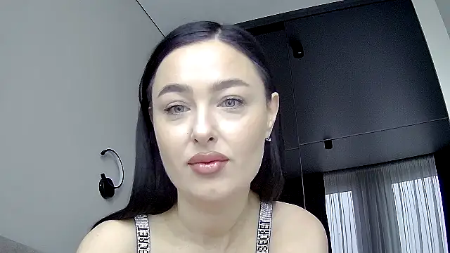 Snapshot of Black_swan7777 chatting on 02-19-26, 07:37 Black swan7777 online show from 02-19-26, 07:37