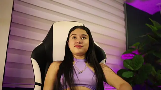 Danaa Rouse online show from 10-31-25, 09:21