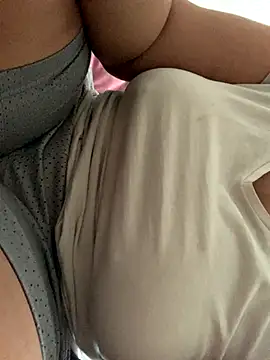 Snapshot of mariabootyyy chatting on 10-04-25, 08:01 mariabootyyy online show from 10-04-25, 08:01