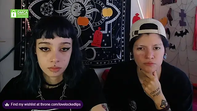 lovelockedlips online show from 10-28-25, 03:47