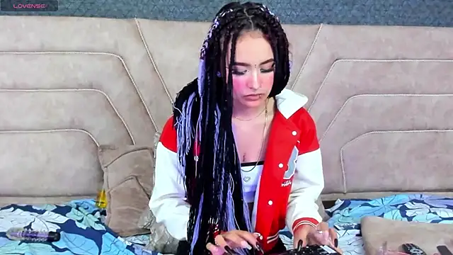 Snapshot of alice_foxred chatting on 12-13-25, 08:25 alice foxred online show from 12-13-25, 08:25