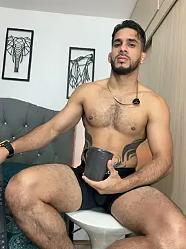 Snapshot of Maximiliano_ford chatting on 05-17-26, 10:44 Maximiliano ford online show from 05-17-26, 10:44