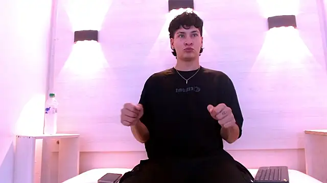 Jhojan twink online show from 01-07-26, 04:04