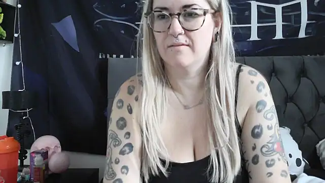 Sizzling Indie36 online show from 12-14-25, 12:10