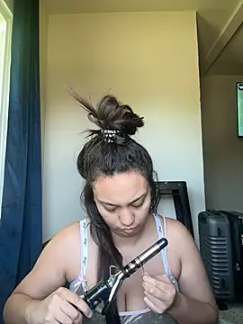 hoesluvcedes online show from 06-03-26, 12:57