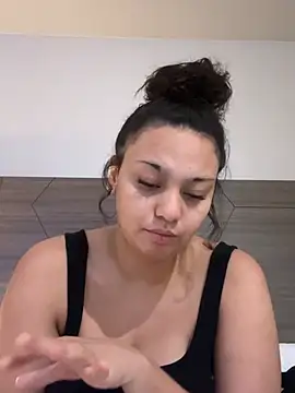 hoesluvcedes online show from 07-20-26, 08:39