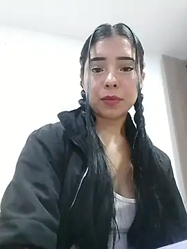 Emilybutterfly1 online show from 09-25-25, 12:25