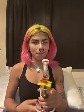 Snapshot of Harley_cams chatting on 09-10-25, 12:43 Harley cams online show from 09-10-25, 12:43