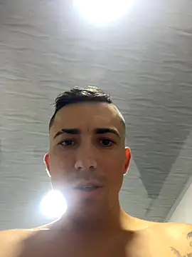 Snapshot of pareja_curiosa19 chatting on 11-06-25, 01:28 pareja curiosa19 online show from 11-06-25, 01:28