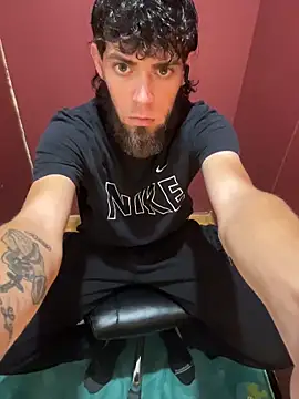 Snapshot of bwcizThrobbing chatting on 10-28-25, 09:35 bwcizThrobbing online show from 10-28-25, 09:35