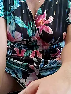 emiliemilf online show from 11-06-25, 10:32