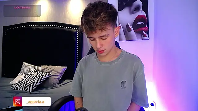 LiamWildx20 online show from 03-30-26, 04:57