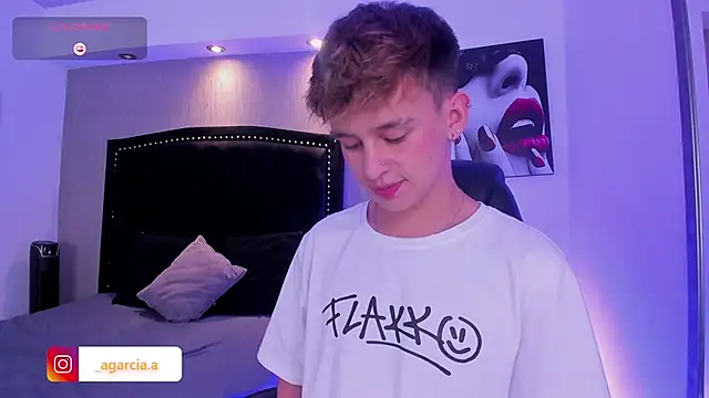 LiamWildx20 online show from 04-01-26, 04:46