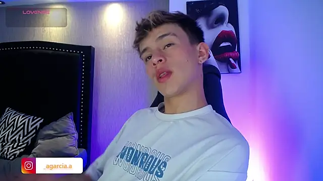 LiamWildx20 online show from 04-04-26, 05:27