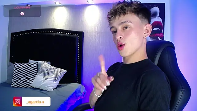 LiamWildx20 online show from 04-09-26, 04:45