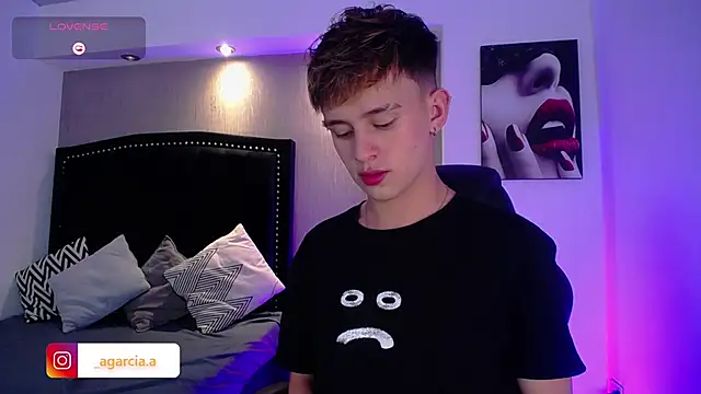 LiamWildx20 online show from 04-11-26, 06:07