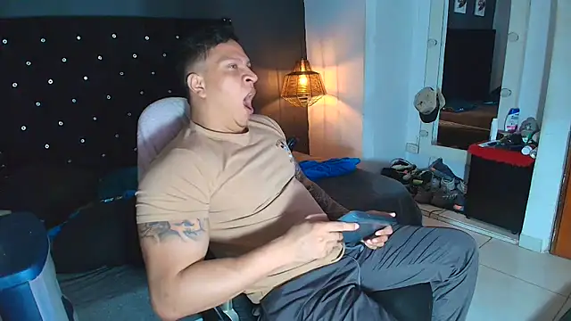 ethan dalton  online show from 12-15-25, 03:44