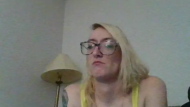 Kittaekatt online show from 02-05-26, 03:55