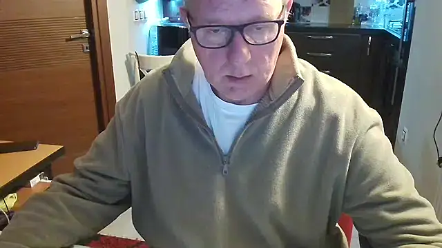 Snapshot of JamesBauer chatting on 02-03-26, 04:43 JamesBauer online show from 02-03-26, 04:43