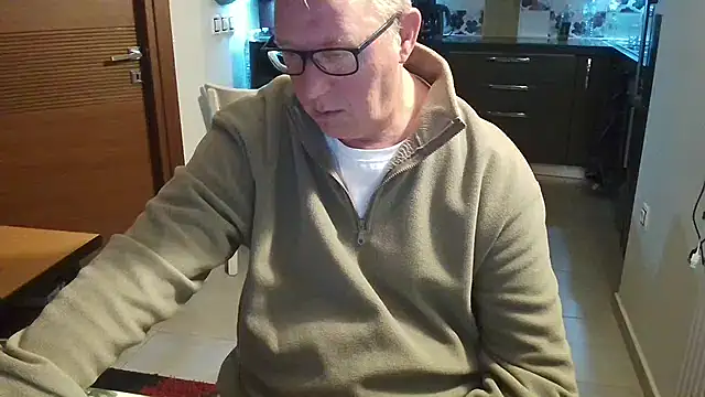 Snapshot of JamesBauer chatting on 02-05-26, 04:50 JamesBauer online show from 02-05-26, 04:50