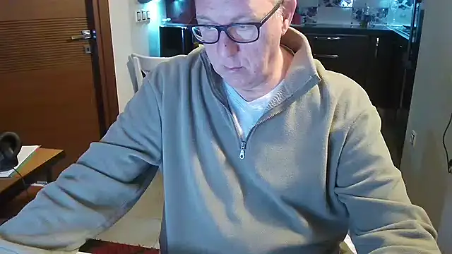 Snapshot of JamesBauer chatting on 02-07-26, 04:16 JamesBauer online show from 02-07-26, 04:16