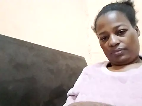 Snapshot of sexylira chatting on 06-18-26, 02:21 sexylira online show from 06-18-26, 02:21