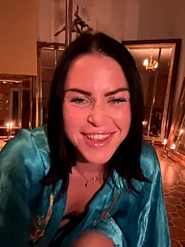 Snapshot of missninasparkle chatting on 10-15-25, 09:59 missninasparkle online show from 10-15-25, 09:59