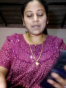 JENNIFERtamil online show from 04-24-26, 07:33