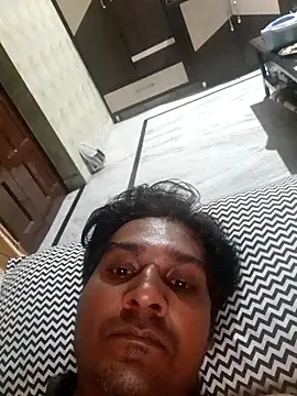 johnny8731 online show from 10-17-25, 07:16