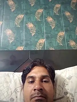 johnny8731 online show from 05-09-26, 06:13