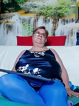 QueenPammy1 online show from 01-10-26, 05:37