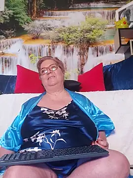 QueenPammy1 online show from 02-01-26, 07:18