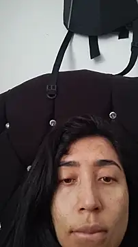 Elowyn online show from 11-18-25, 01:04