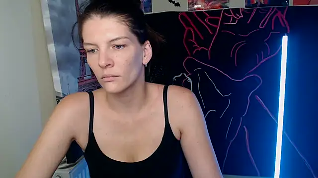 Snapshot of VanessaRey_ chatting on 10-26-25, 07:36 VanessaRey online show from 10-26-25, 07:36