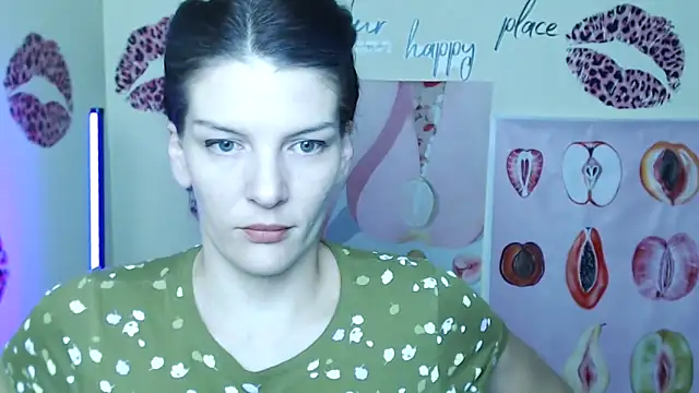 Snapshot of VanessaRey_ chatting on 11-15-25, 07:05 VanessaRey online show from 11-15-25, 07:05