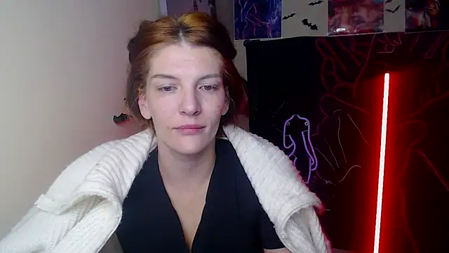 Snapshot of VanessaRey_ chatting on 11-17-25, 05:57 VanessaRey online show from 11-17-25, 05:57