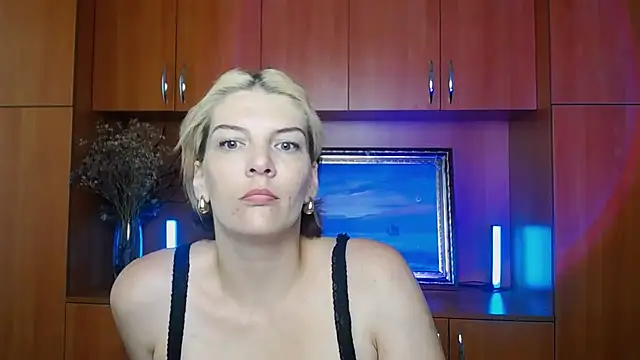 Snapshot of VanessaRey_ chatting on 07-07-26, 07:09 VanessaRey online show from 07-07-26, 07:09