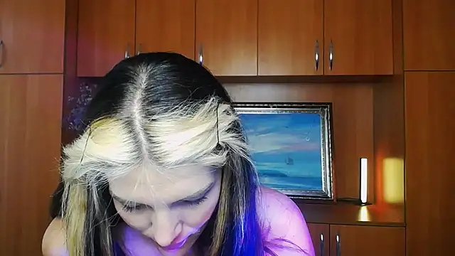 Snapshot of VanessaRey_ chatting on 07-07-26, 07:34 VanessaRey online show from 07-07-26, 07:34