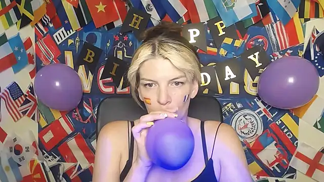Snapshot of VanessaRey_ chatting on 07-14-26, 07:46 VanessaRey online show from 07-14-26, 07:46